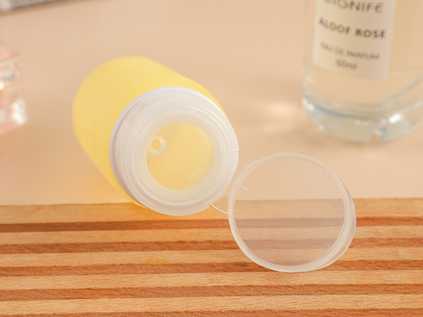 travel bottles, travel size bottles, travel squeeze bottles, silicone travel bottles