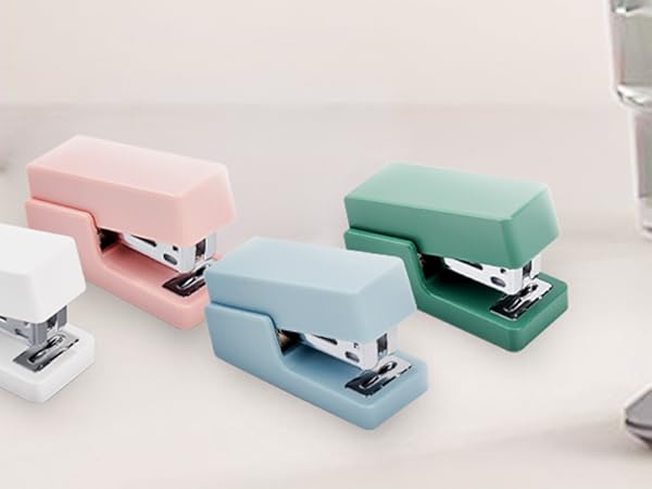 MINI STAPLER WITH STAPLES
