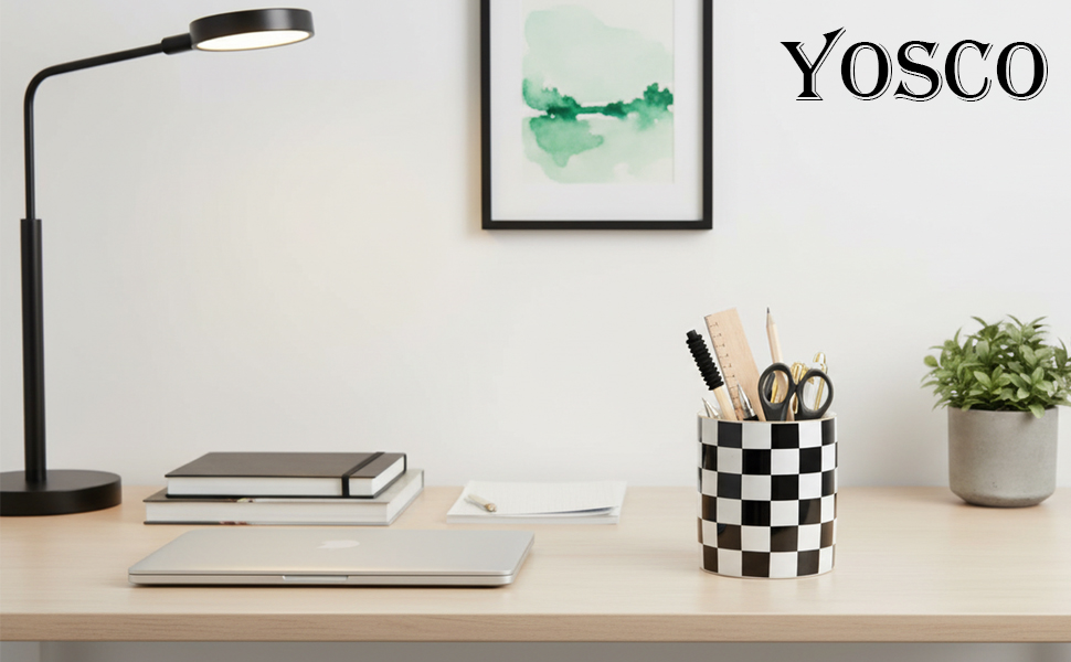 Checked Pen holder