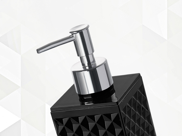 black bathroom decor