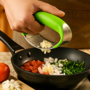 garlic press