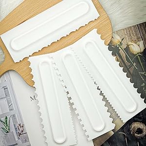 Cake scraper diaplay