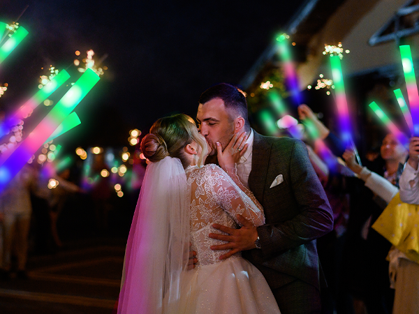 glow Sticks wedding led large ultra bright Light Up foam glow sticks bulk pack glow in the dark