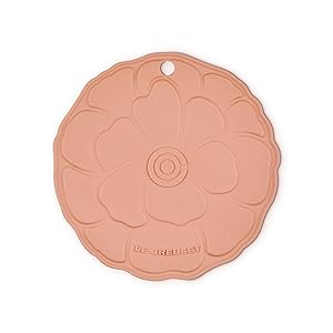 Silicone Petal Trivet in Peche