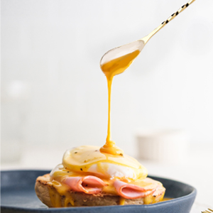 Scooping Honey/Maple Syrup