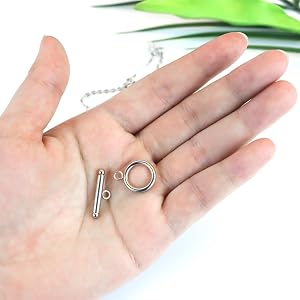 Toggle jewelry clasp display