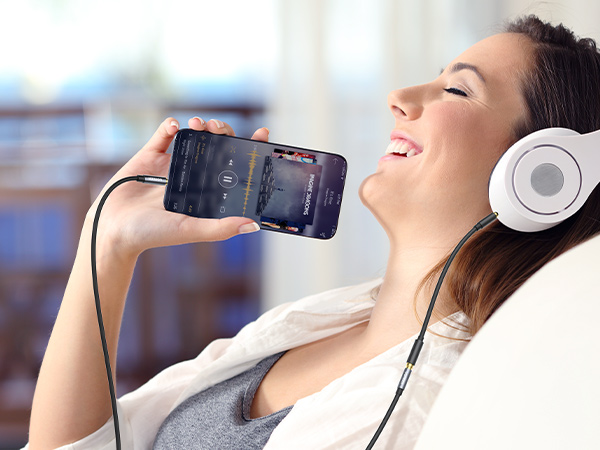 phone to headphone