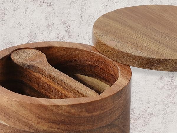 salt and pepper box