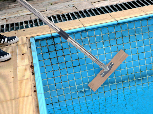 long handled scrub brush for cleaning
