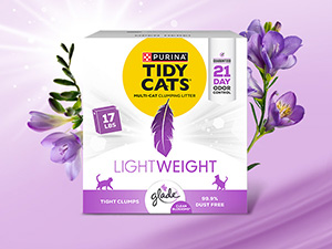 Box of Tidy Cats with Glade Clean Blossoms LightWeight