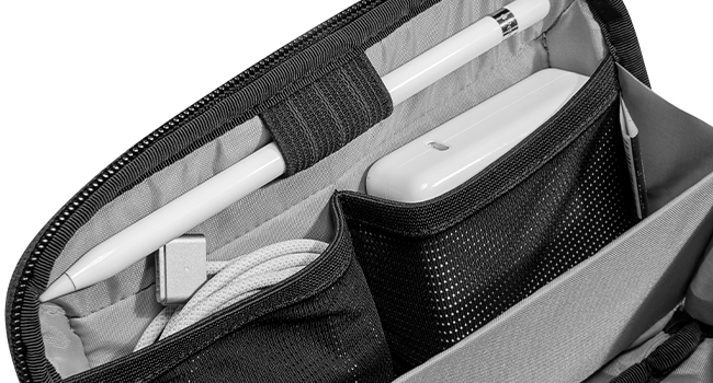TECH POUCH