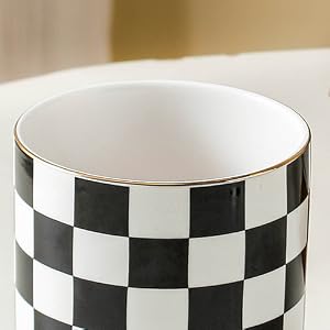 Checked Pen holder