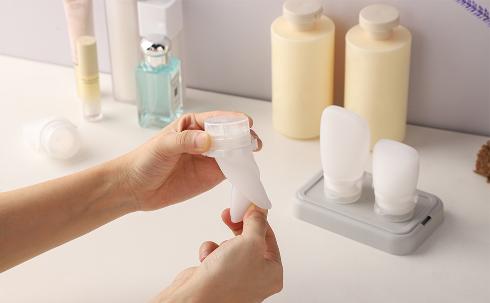 Reusable silicone salad dressing bottle