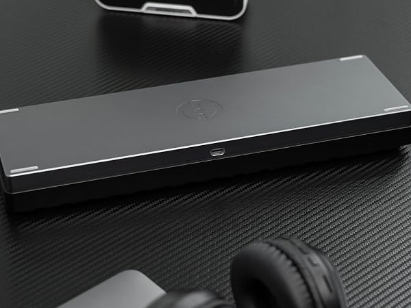 black keyboard