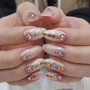 Decorating nails