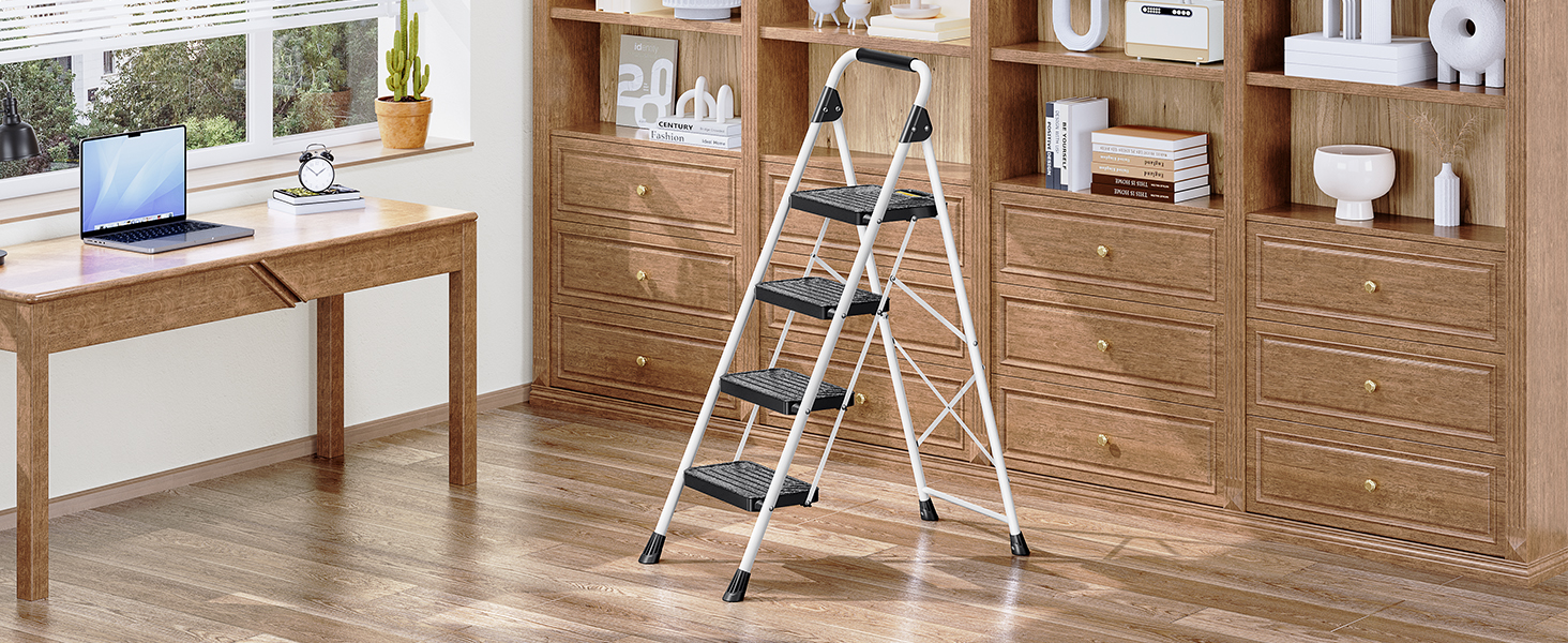 STEP LADDER