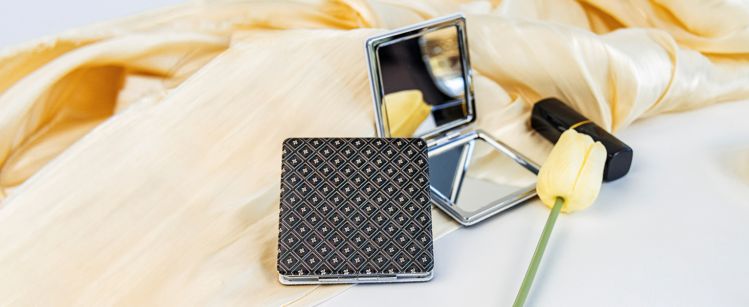 compact mirror