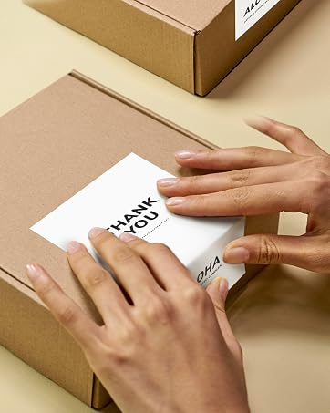 hand sticking branding label