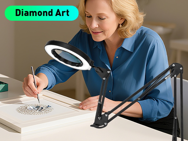 magnifying glass with light and clamp