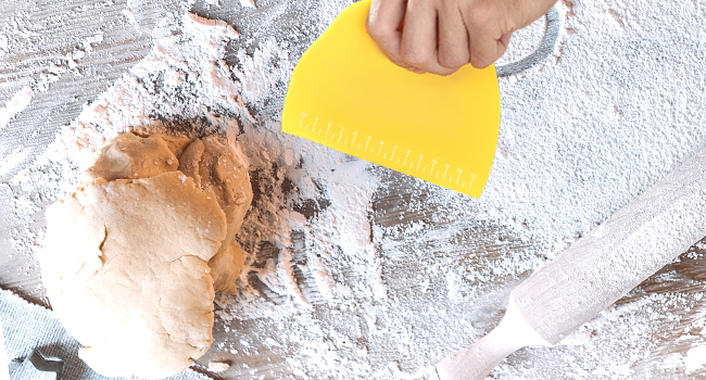 dough scraper