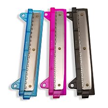 hole punch;hole puncher;ring binder;paper punch