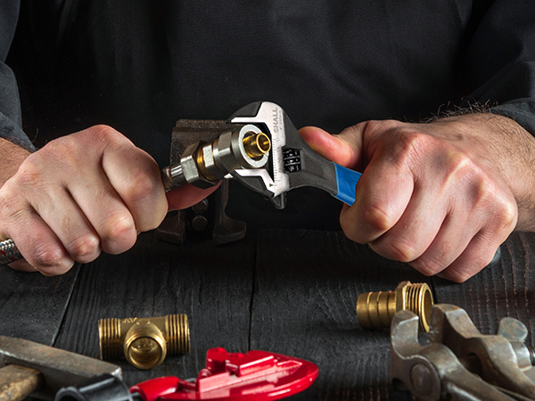 adjustable wrench