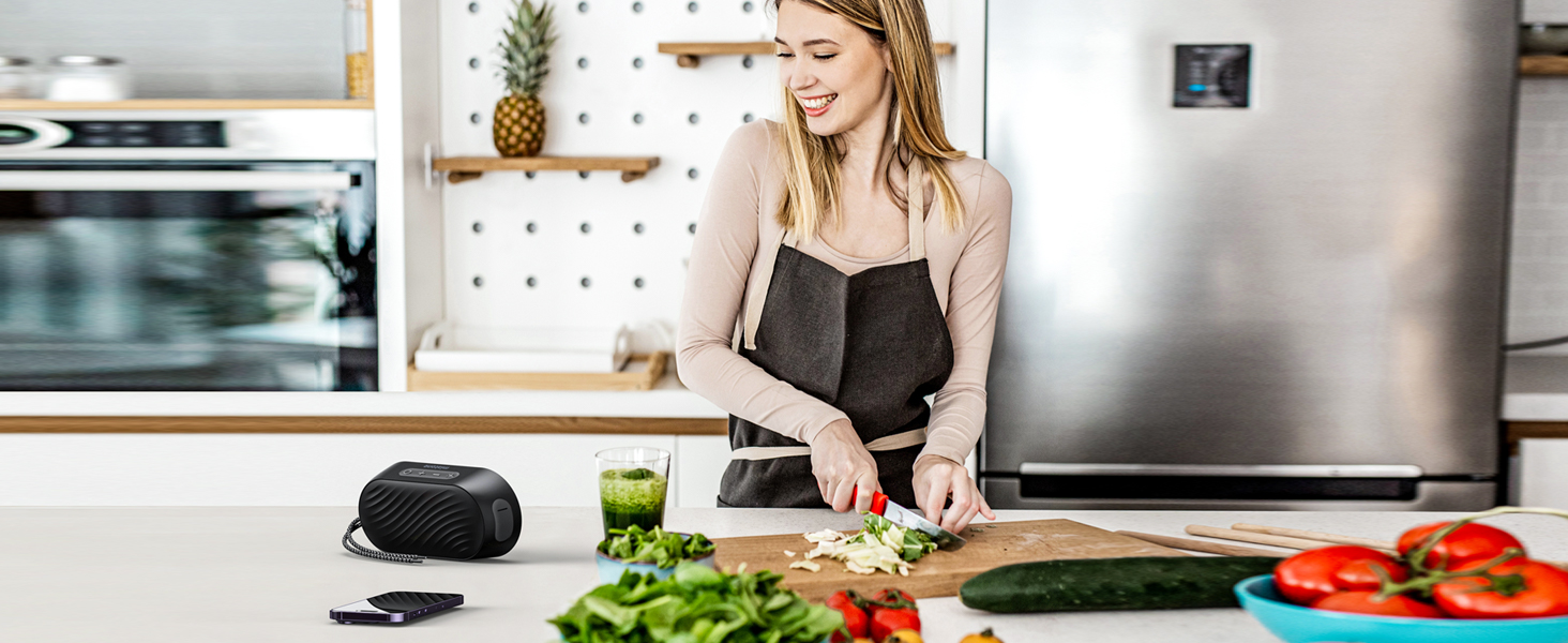 bluetooth speaker with microphones