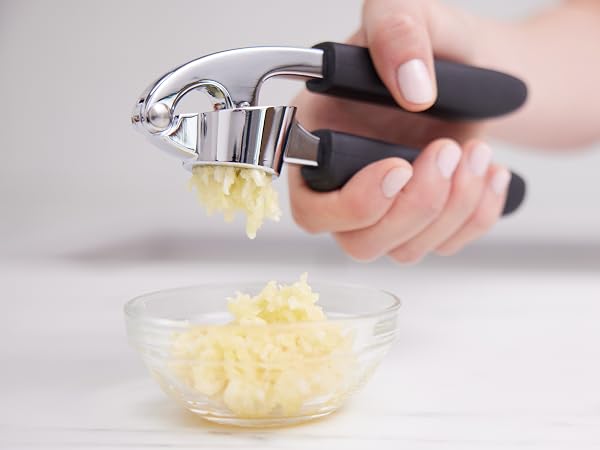 Garlic press, garlic peeler, garlic crusher