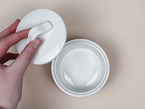 vanilla white salt and pepper dish