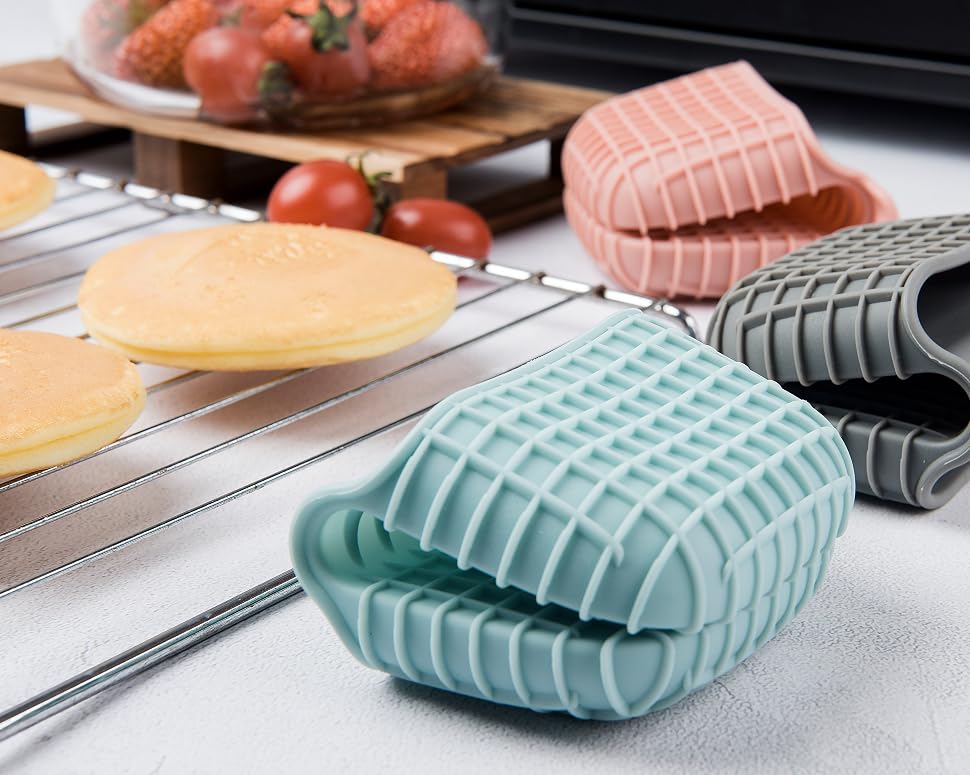 silicone oven mitts easy to put on and take off