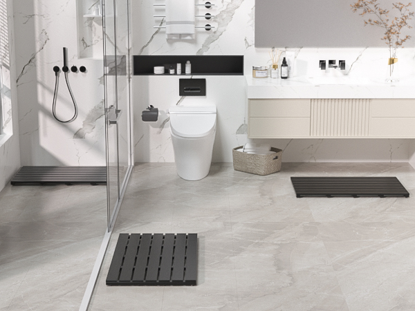 black bath mat