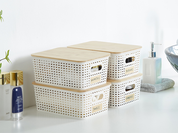 plastic storage boxes