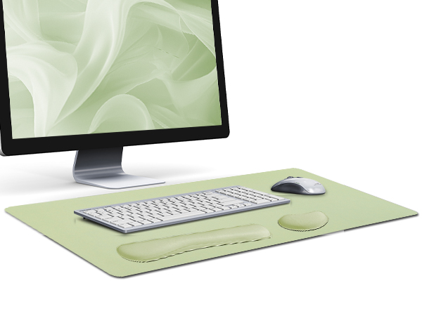 desk met green