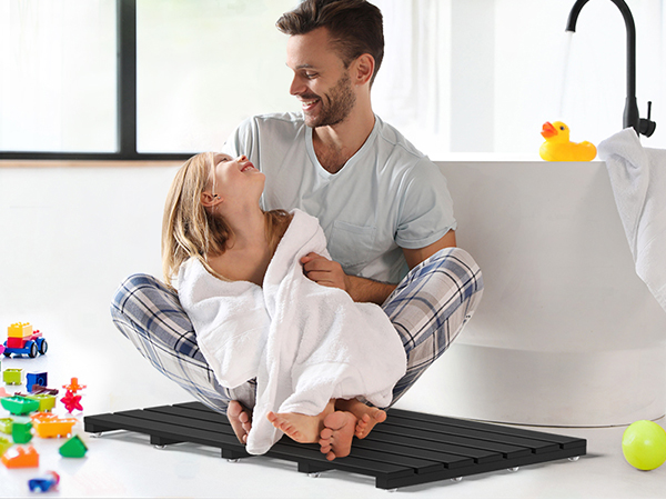 black bath mat
