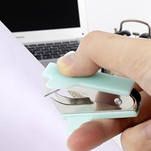 Stapler remover stapler application