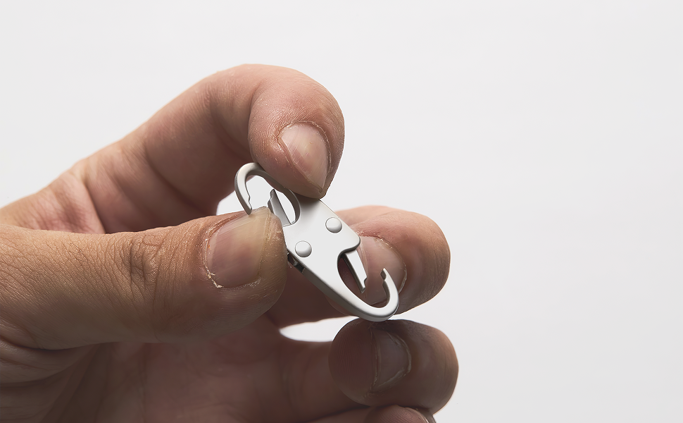 Double-headed opening buckle