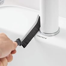Faucet cleaning brush