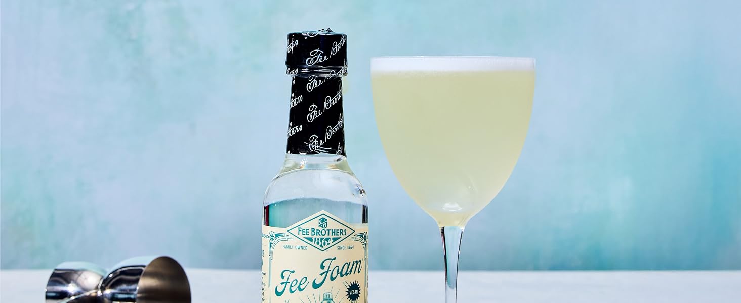 fee foam in drink lifestyle image