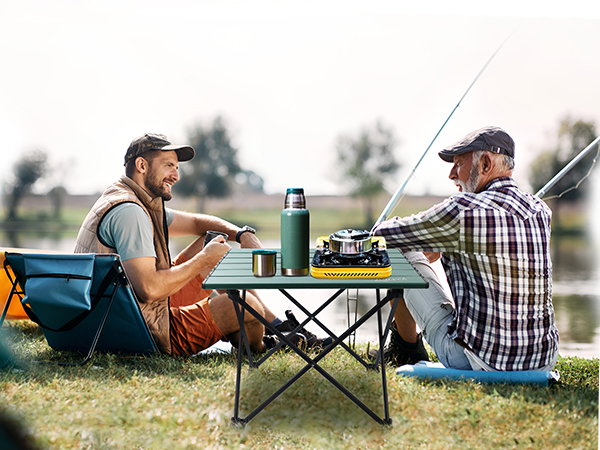 CAMPING