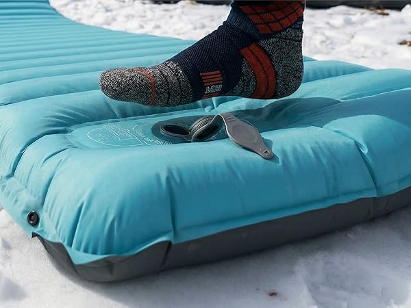 Built-in foot pump on Airlive2000 pad inflates easily without extra gear.