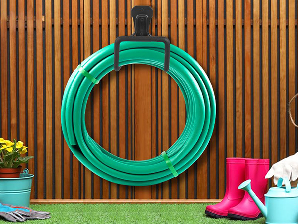 Garden hose holder