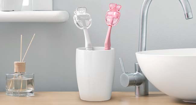 tongue cleaner