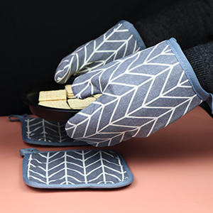 Pot Holder and Oven Mitts sets