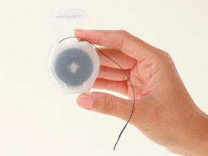 Refillable floss case