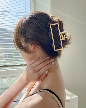 gold hair claw clips