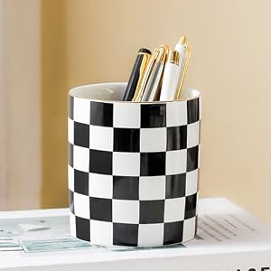 checked pen holder