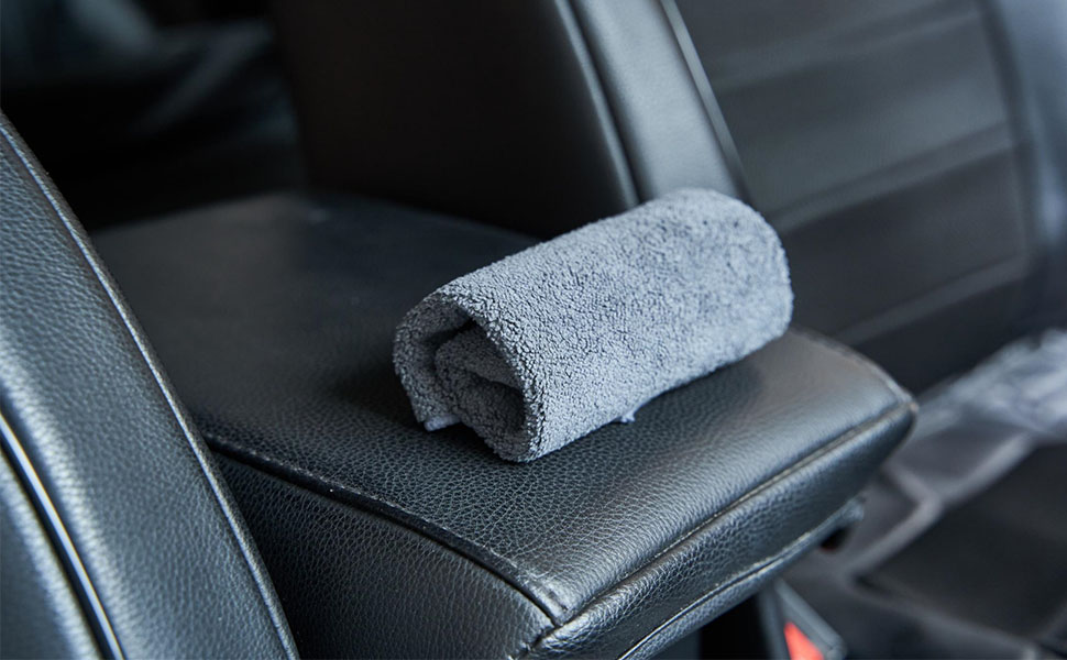 A small dust cloth