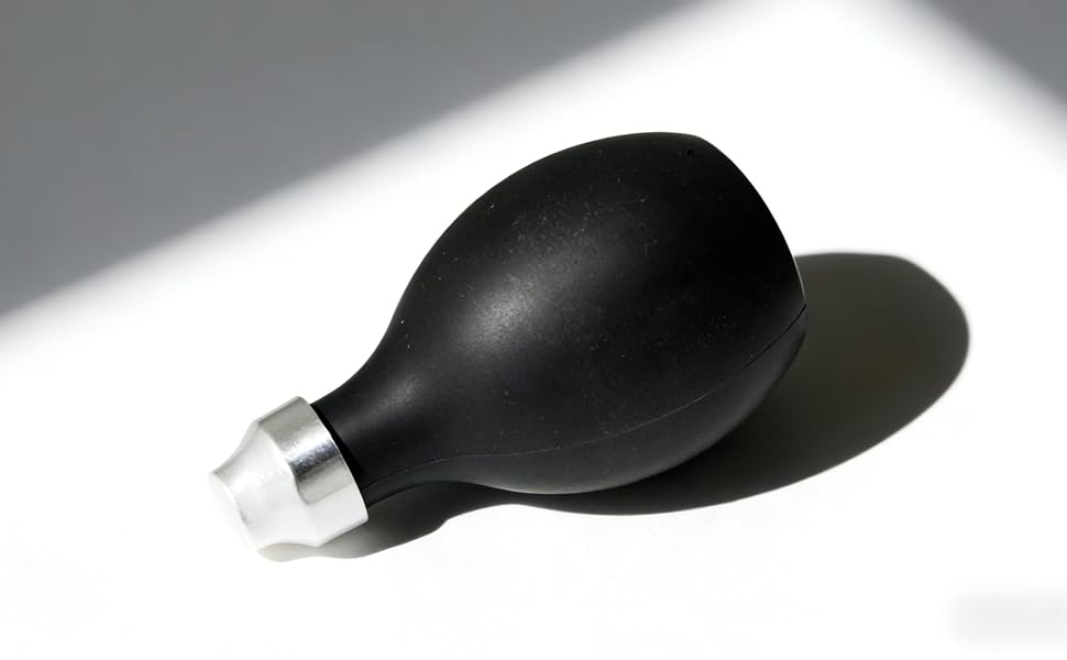 Easy-squeeze silicone body. Effortless, controlled dispensing every time.