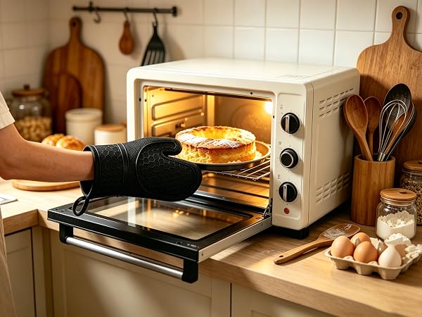 Ideal for microwave use & handling hot oven cookware safely