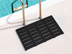 black bath mat